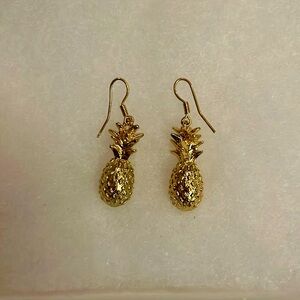 Fun gold Pineapple earrings